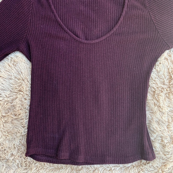 BRANDY MELVILLE • Knit Long Sleeve - Picture 3 of 5